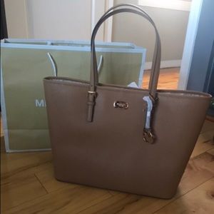 Michael Kors Jet Set Travel Tote